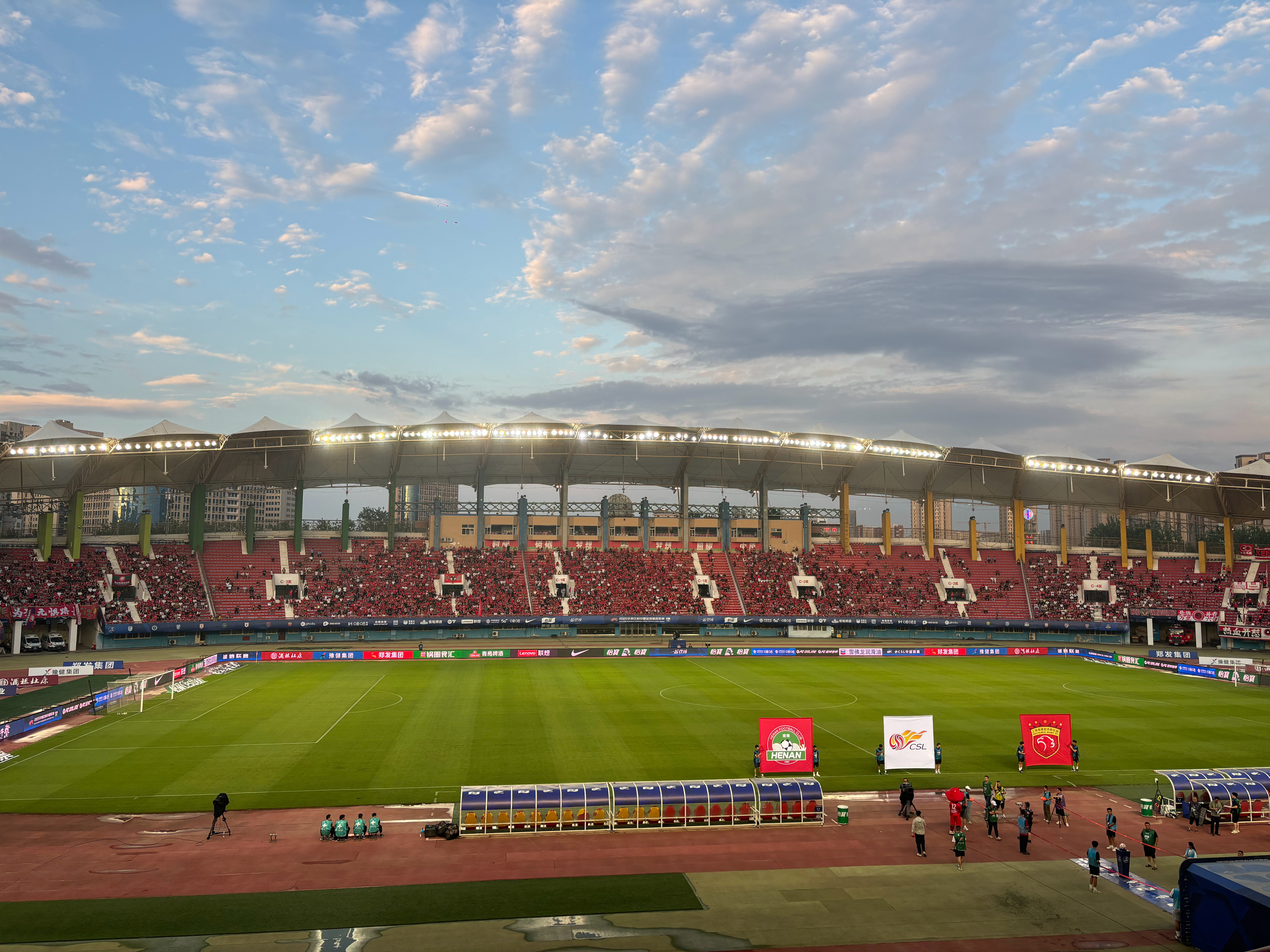 包含英超倒计时，上海海港赛前复出首秀，细节引发关注，震撼外界，赛季目标并未改变的词条